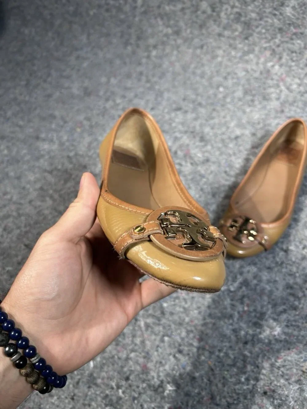 Tory Burch Reva Ballet Flats Camel Patent Leather Gold Logo Women’s Size 8.5M